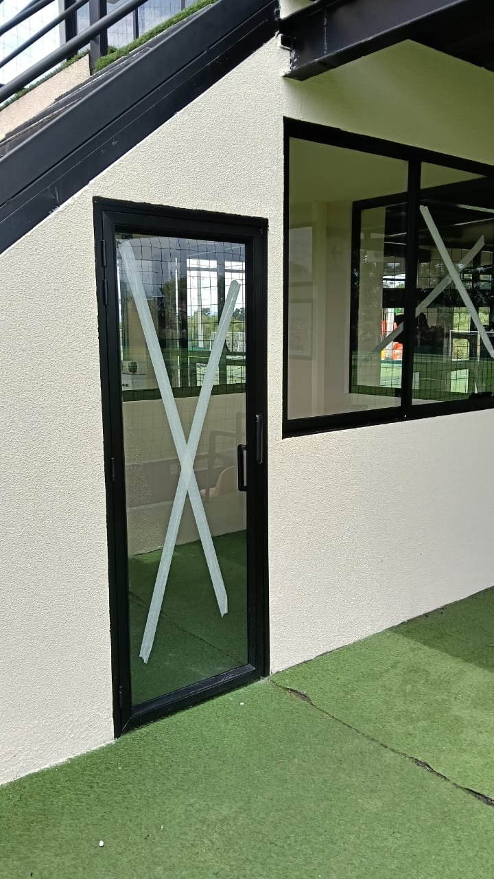 Ventana proyectante